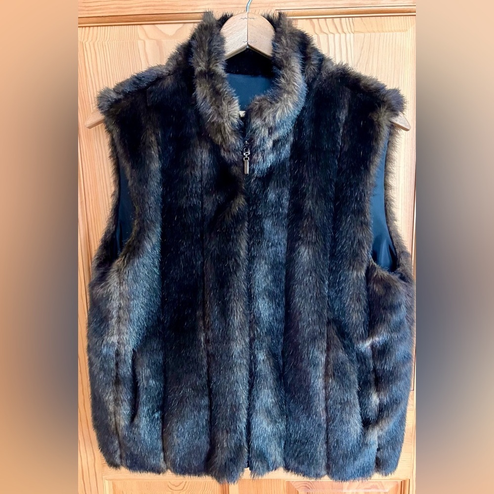 Worthington Black Brown Faux Fur Vest Large L Full Zip Pockets Sleeveless Jacket